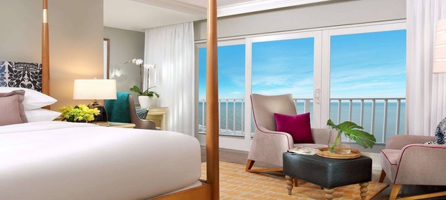 1-Bedroom Suite at a 4.5⭐️ Hotel in Naples