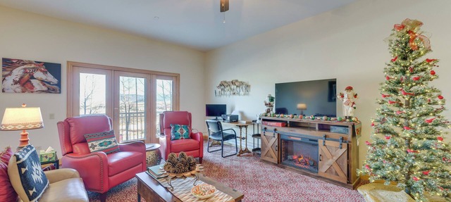 1 Mi to Skiing: Mtn-View Condo in Angel Fire! in Angel Fire