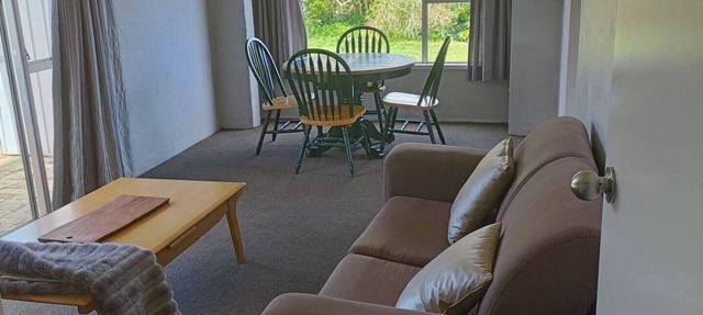 1970's Retro style 2 bed unit in Auckland