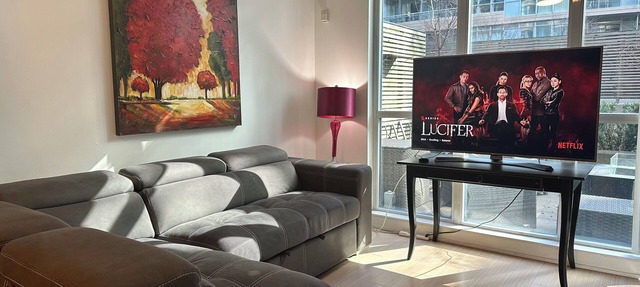 1Bdrm+den w/2real beds+sofabed&Terrace&parking in Toronto