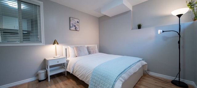 2 bedroom & parking Great Vancouver in Surrey