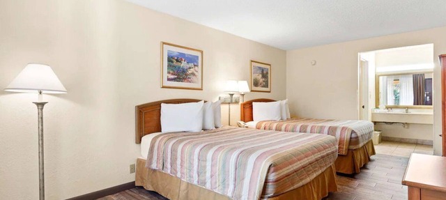 2 Rooms w/Breakfast & Parking + Onsite Pool Access | Lightner Museum - 6.4 mi in St. Augustine