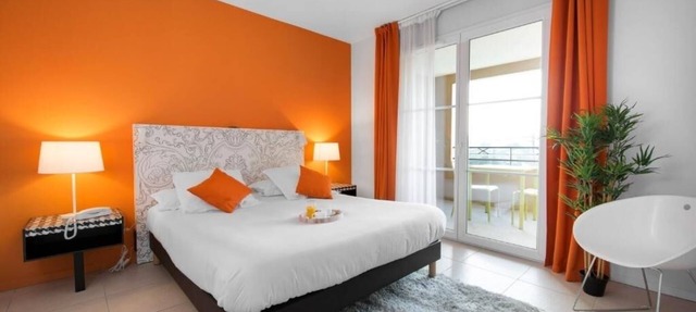 2BR Countryside Flat | Full Kitchen | Experience Cannes Film Culture 6 Mi Away in Mougins