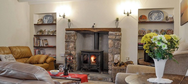 3 bedroom accommodation in Rhossilli, near Swansea in Crynant