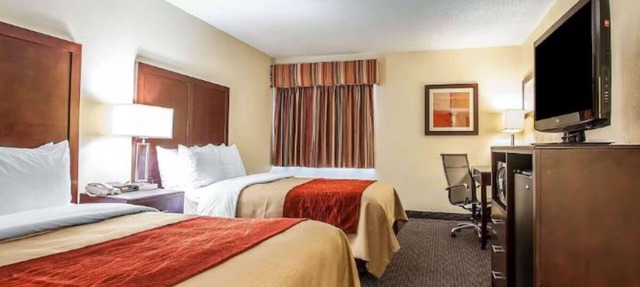 3 Family-Friendly Hotels with Free Breakfast & Seasonal Pool Near Downtown in Feasterville-Trevose