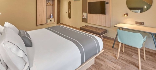 4 Kitchenette Suite + Pool, Gym & Continental Breakfast, Close to CUN Airport in Moon Palace