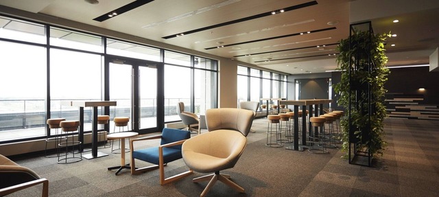 4 Practical Modern Rooms Perfect for Business Travelers or Leisure in DIX30 in Brossard