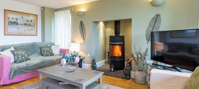5 bedroom accommodation in Somerford Keynes in Somerford Keynes