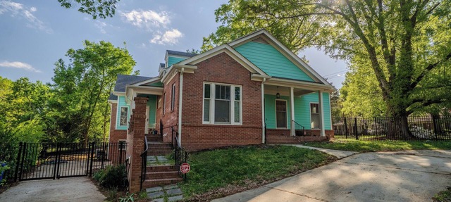 7BR/10BA Five Points Private Gathering Home | Sleeps 26, Theatre, Golf Sim, Elevator & Outdoor Areas in Raleigh