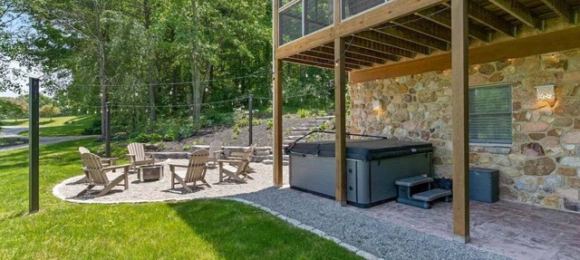 7BR Mountain Lodge | EV | 19ppl | Hot Tub & Games in Newmanstown