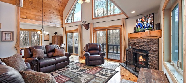A-Frame Cabin Atop Beech Mountain in Beech Mountain