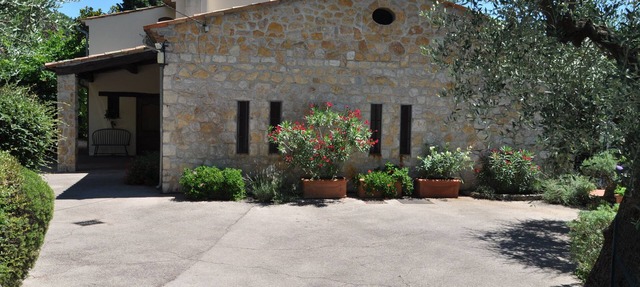 A spacious, beautiful villa enjoying a large garden, privacy and great views in Grasse