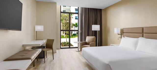 AC Hotel by Marriott Naples 5th Avenue in Naples