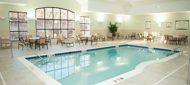 Air-Conditioned Suite | Gym, Indoor Pool in North Wales