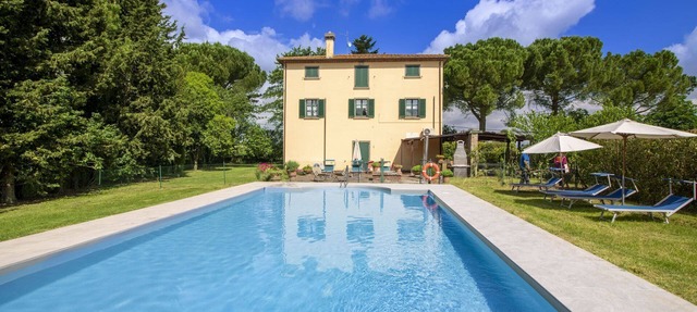 Ancient manor house perfect for large groups, located near the Etruscan town of Cortona with private in Cortona