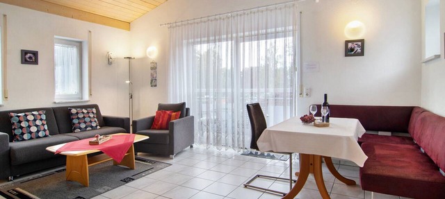 Apartment 'Ferienwohnung Links' with Balcony and Wi-Fi in Konstanz