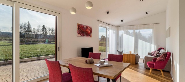 Apartment 'Herbst' with Shared Pool, Private Terrace and Wi-Fi in Straubenhardt
