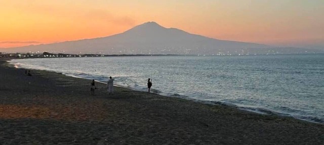Apartment in a Villa, 30 meters from the beach in Agnone