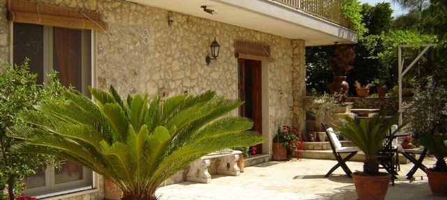 Apartment in private cottage with garden and privat Pool in Modica