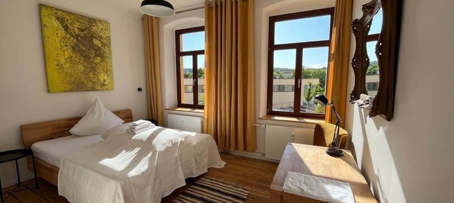 Artist room 1.1 - the sunlit room in Gera