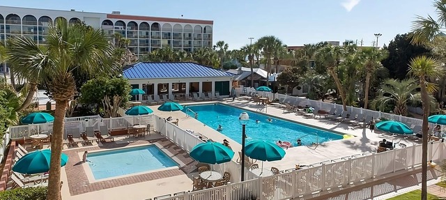 Beachside Comfort Stay with Pools Near Island Dining | 2 Units in Fort Walton Beach