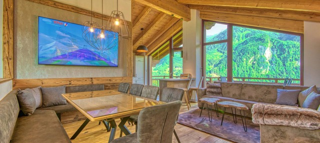 Beautiful Austrian style Chalet at the ski slope in Kaprun