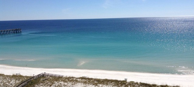 Beautiful Beach Colony Gulf Front. Aug. 15-30 available in Navarre Beach
