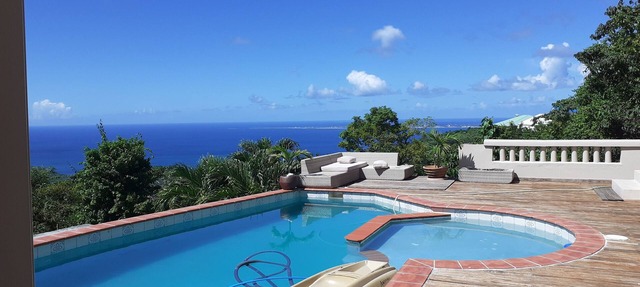 Beautiful mountain-top apartment with pool and sea view in Rambaud