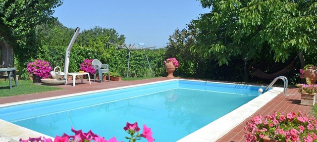 Beautiful private villa with A/C, WIFI, private pool, TV and panoramic view, close to Cortona in Montecchio