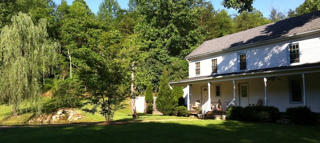 Beautifully restored farm house in the Blue Ridge foot hills in Boston