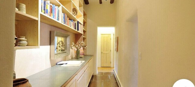 Beauty and Comfort- Location-Enclosed Patio-Hot Tub - Last Min.449nt! in Santa Fe
