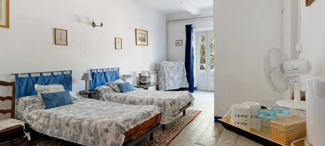 Bed and Breakfast 'Chambre Rolland' with Shared Pool, Shared Garden and Wi-Fi in Carcassonne
