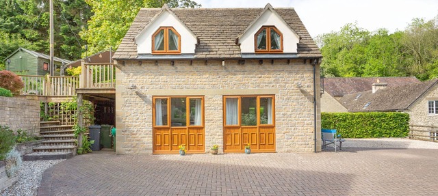 BEECHES STUDIO, with a garden in Cranham in Gloucester