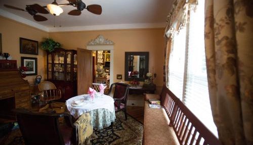 Bees B & B in Mount Airy