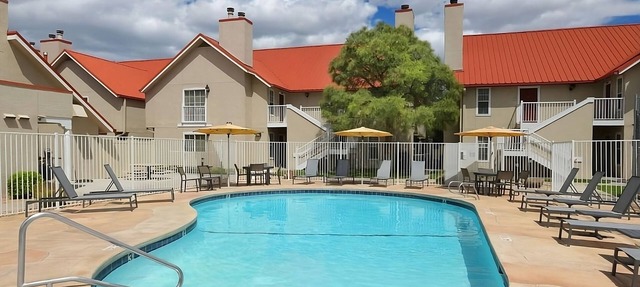 Best Value, Quality Stay! Near Lafayette Park, Free Breakfast, Pet-Friendly! in Albuquerque
