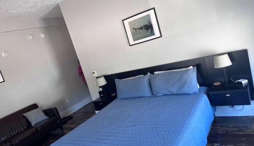 Boutique Hotel Room 2 in Northport
