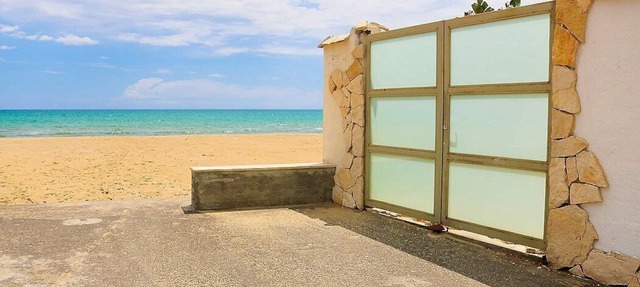 Casa Libezia A: A welcoming apartment located right on the beach, with Free WI-FI. in Augusta