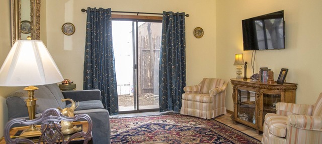 Casita Dulce: 1 Bedroom., 1 Bath, AC, Private Garden – Easy Walk to all Santa Fe in Santa Fe