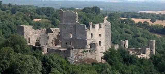 Castel Bataillé cottage near Carcassonne and Revel in Saissac
