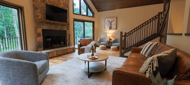 Castle Rock Lake Family Retreat, Sleeps 20 in Mauston