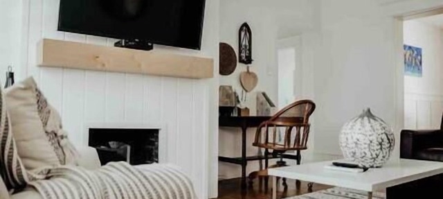 Century charm 1, near downtown and hospital in Campbellton
