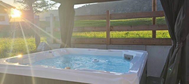 Chalet with a terrace hot tub and sauna in Reit im Winkl