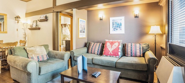 Charming 2-Bedroom Suite – Perfect for Families & Groups in Vernon