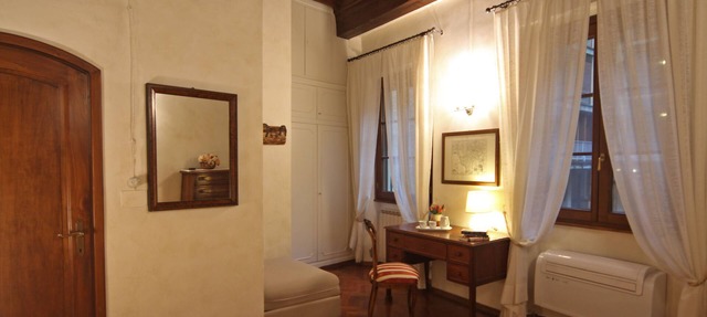 Charming apartment near Ponte Vecchio Free Wi-fi, Aircond. in Firenze