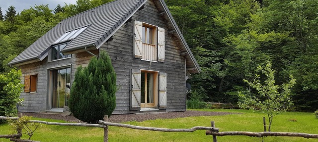 Charming chalet with all comfort at 15min from the slopes, 300m from the lake, shops at 5min in Picherande