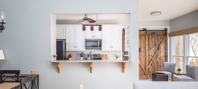 Charming Corner Cottage Retreat CLOSE to Pool, Downtown WF, Seminary, & More! in Wake Forest