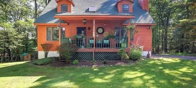 Charming Getaway | Minutes from Lake Wallenpaupack in Tafton