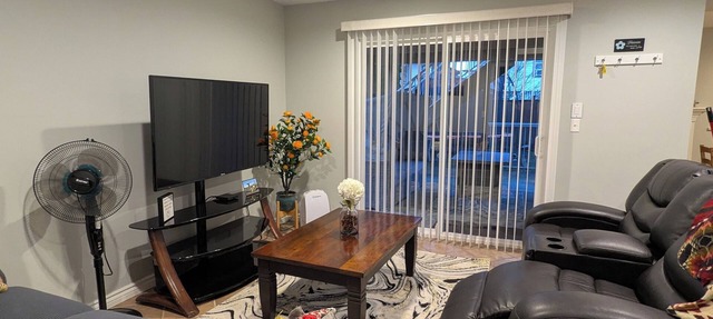 Charming, Spacious Suite w/Private Office in Maple Ridge
