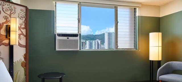 City View King, Poolside Comfort, Peaceful Waterfall Views, Near Waikiki Beach in Honolulu