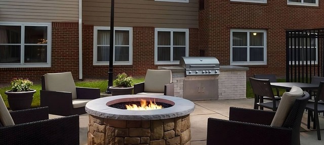 Close to the Symphony Lake! Pet-friendly Suites with Full Kitchen, Outdoor Pool! in Cary